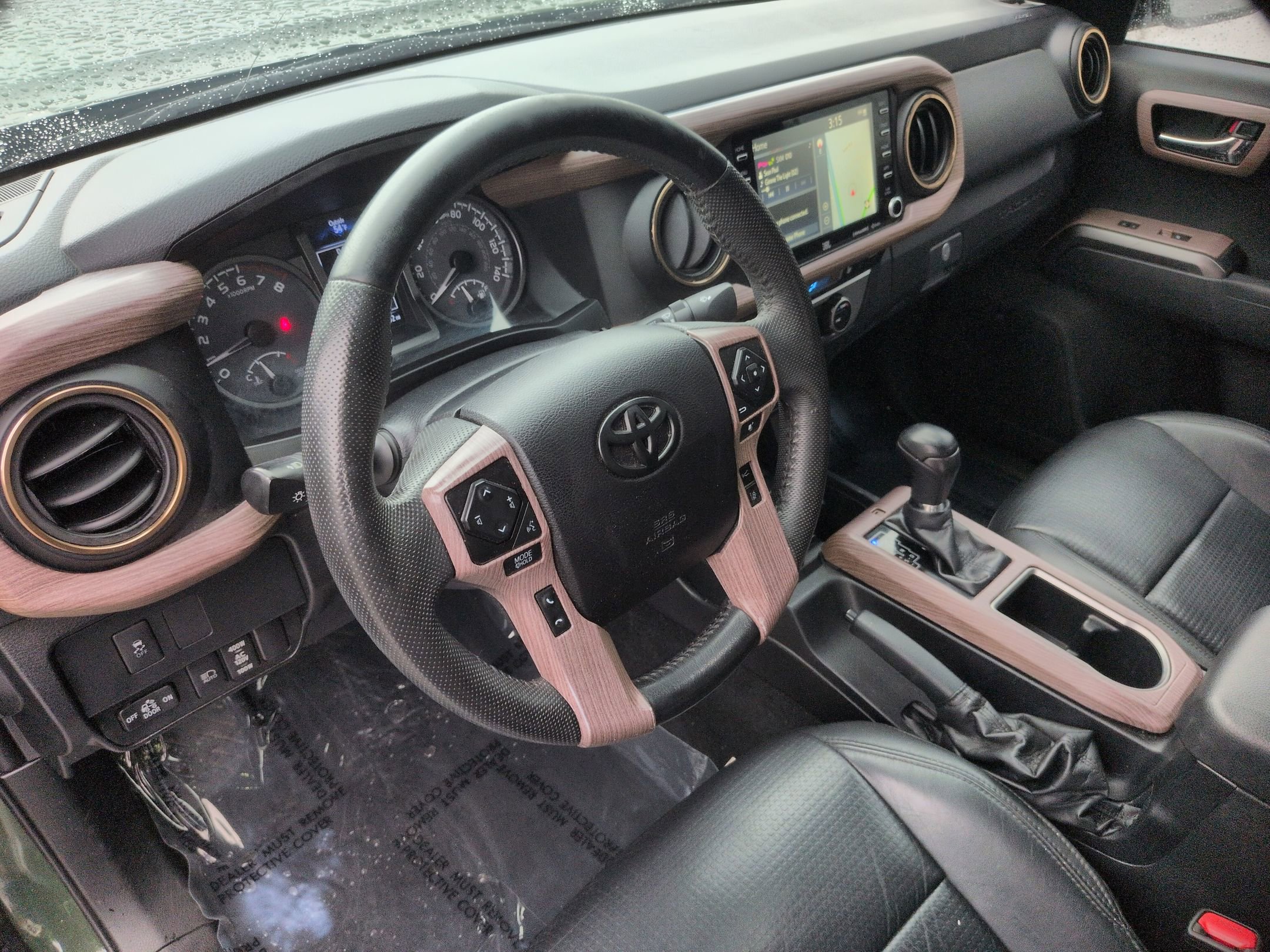 Used 2021 Toyota Tacoma TRD Off-Road w/ TRD Premium Off Road Package AWD/4WD image 17