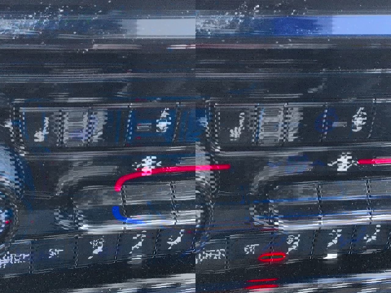 Used 2023 Jeep Grand Cherokee Limited w/ Black Appearance Package image 21