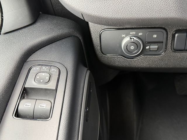 Used 2025 Mercedes-Benz Sprinter 2500 image 16