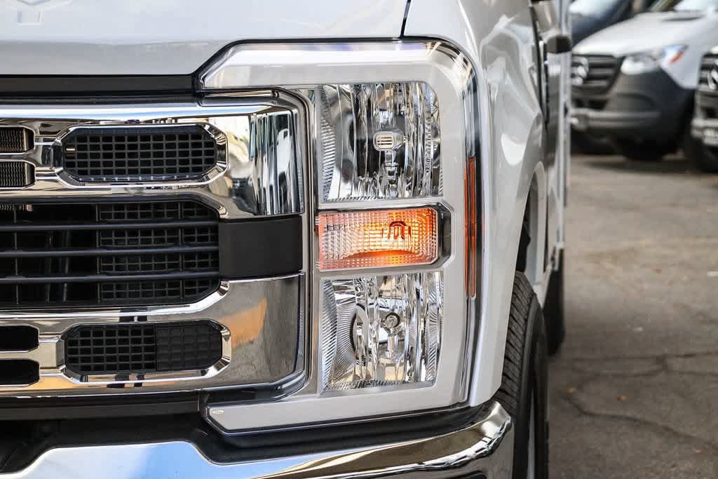 New 2026 Ford F350 XL w/ XL Chrome Package RWD image 4