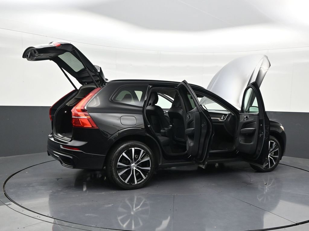 Used 2024 Volvo XC60 B5 Plus image 32