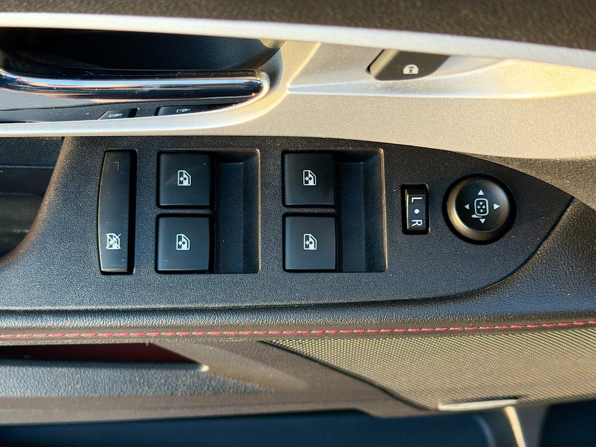 Used 2015 Chevrolet Equinox LT w/ Safety Package AWD/4WD image 15