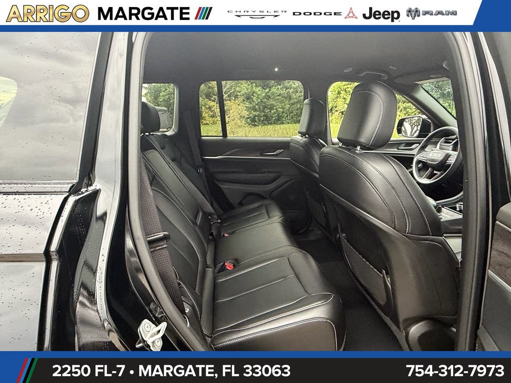 Certified 2025 Jeep Grand Cherokee Limited RWD image 16