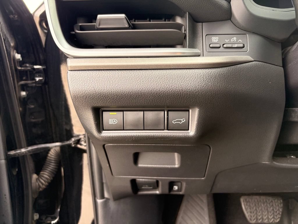 Used 2025 Toyota Grand Highlander AWD image 22