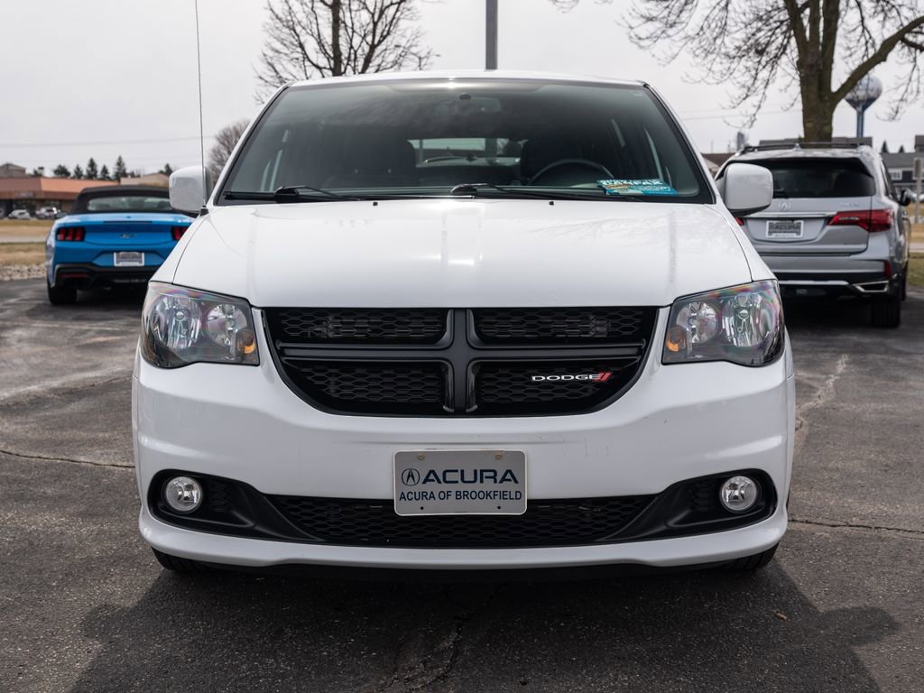 Used 2016 Dodge Grand Caravan SXT image 3