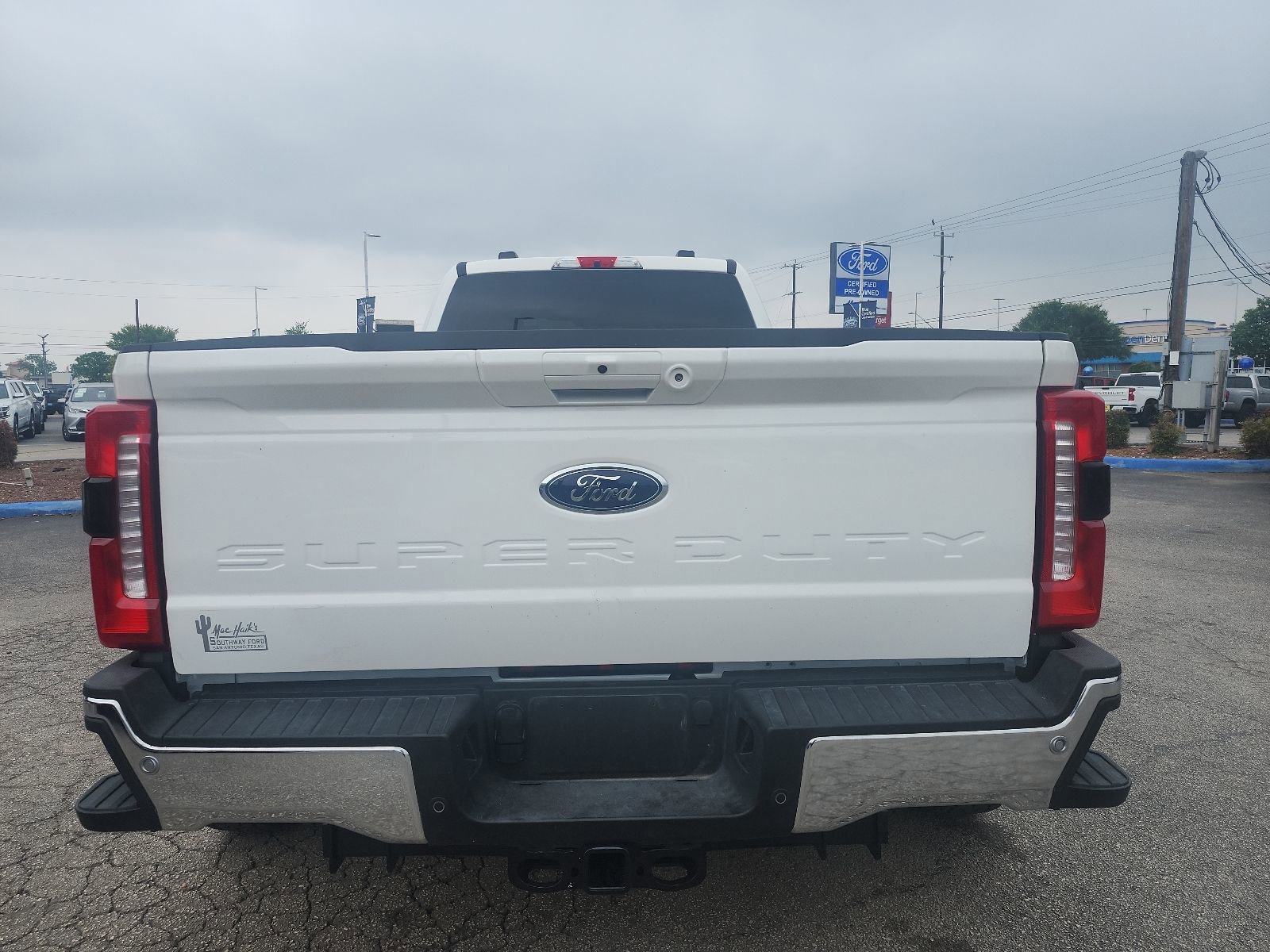 Used 2026 Ford F350 Lariat AWD/4WD image 4
