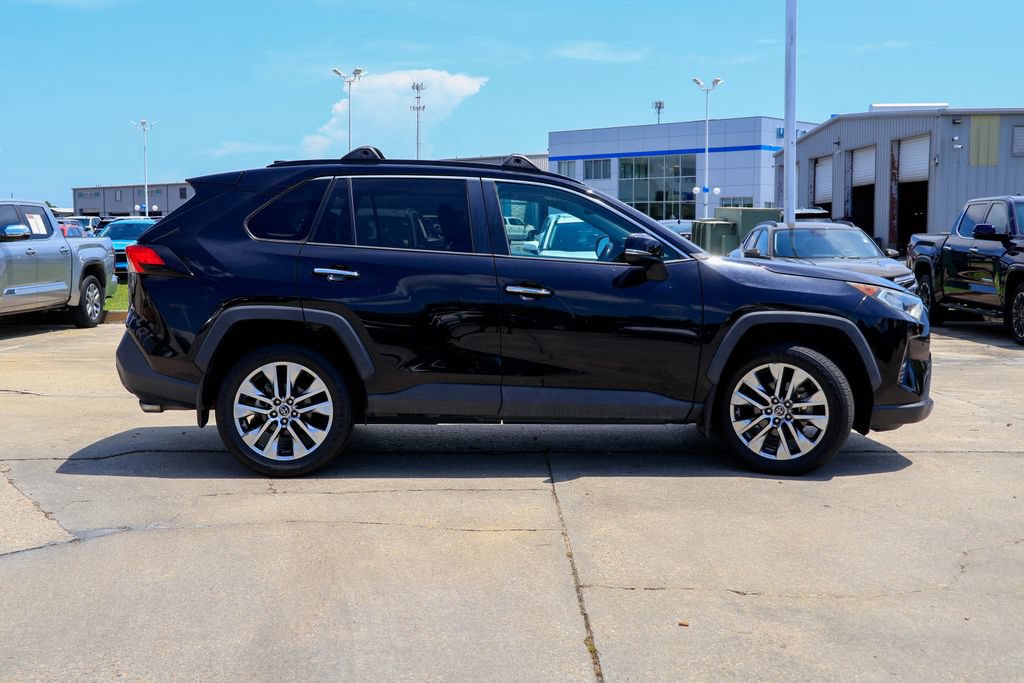 Used 2019 Toyota RAV4 Limited FWD image 25