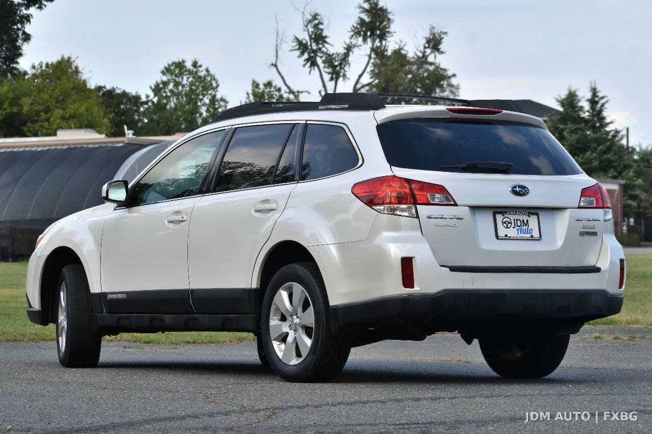 Used 2012 Subaru Outback 2.5i Premium w/ All-Weather Pkg AWD/4WD image 7