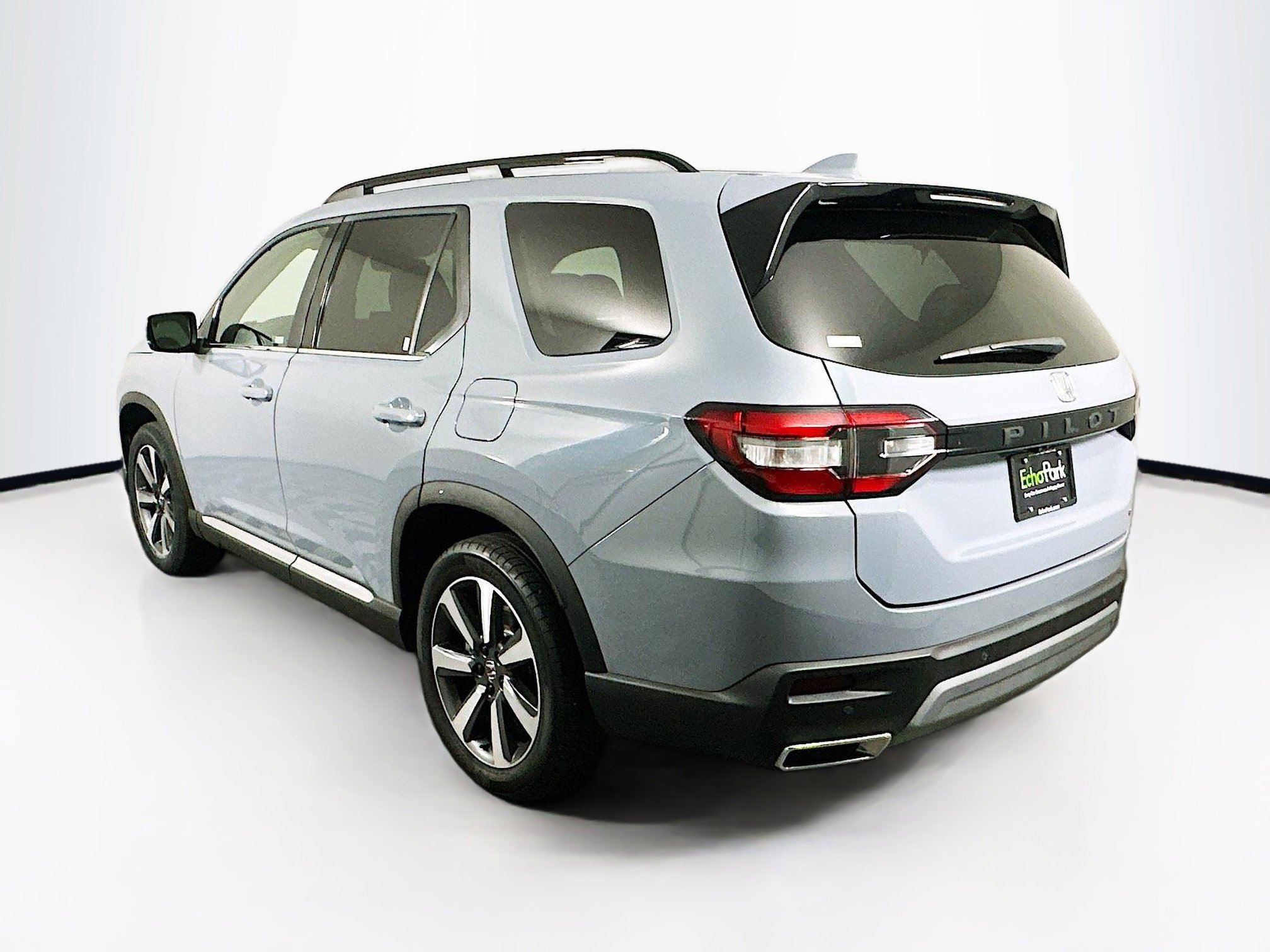 Used 2023 Honda Pilot Touring image 5