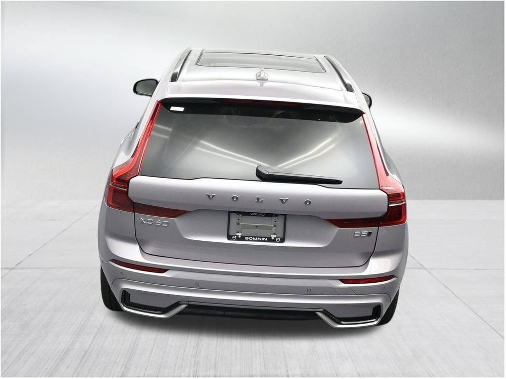 New 2026 Volvo XC60 B5 Plus AWD/4WD image 16