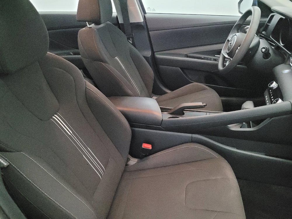 Used 2023 Hyundai Elantra SEL w/ Cargo Package image 21