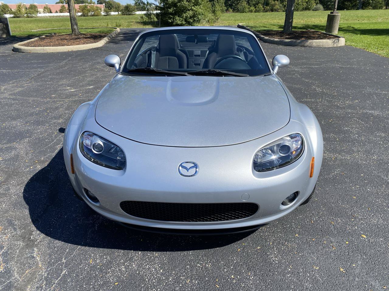 Used 2006 MAZDA MX-5 Miata Touring RWD image 3