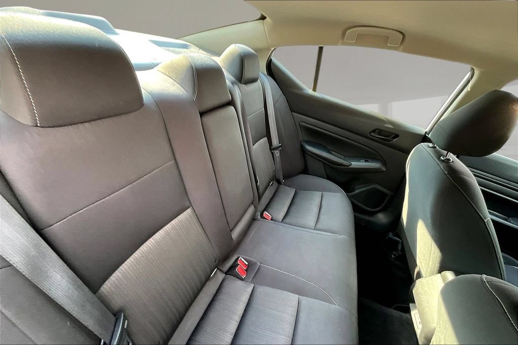 Used 2024 Nissan Altima 2.5 SV FWD image 22