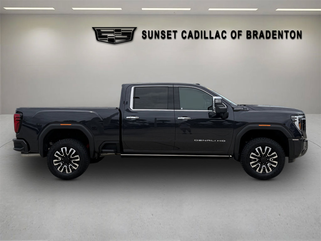 Used 2024 GMC Sierra 3500 Denali Ultimate AWD/4WD image 2