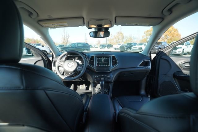 Used 2022 Jeep Cherokee Trailhawk image 24