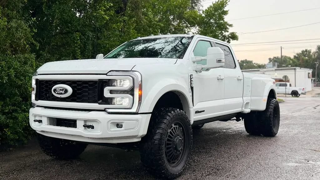 Used 2026 Ford F450 Lariat w/ FX4 Off-Road Package AWD/4WD image 19