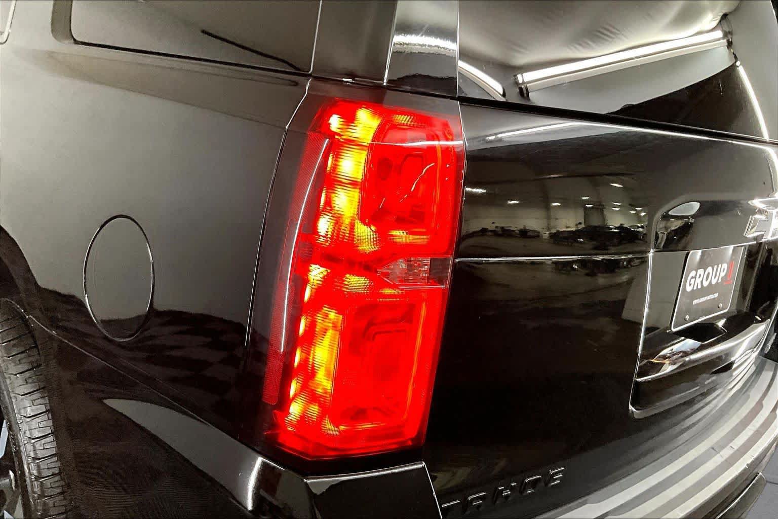 Used 2018 Chevrolet Tahoe Premier AWD/4WD image 28