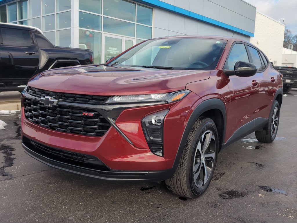 Used 2024 Chevrolet Trax RS w/ Driver Confidence Package image 3