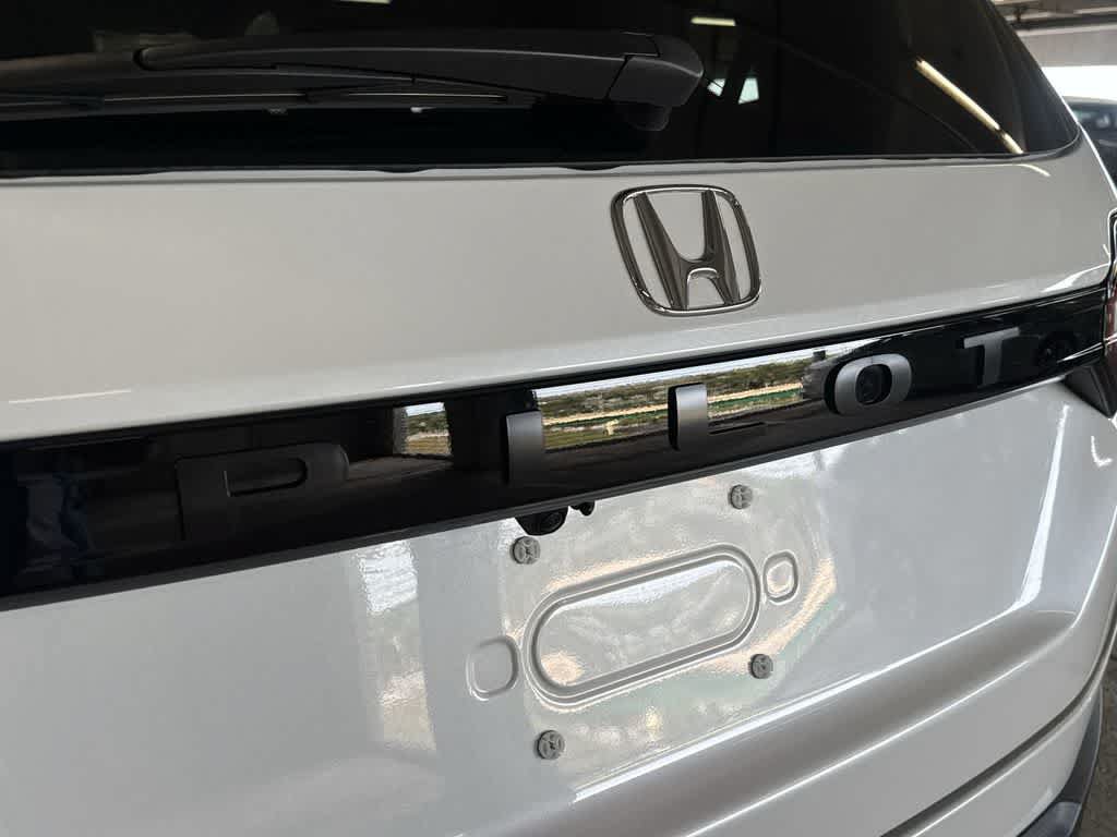 Used 2025 Honda Pilot EX-L image 11
