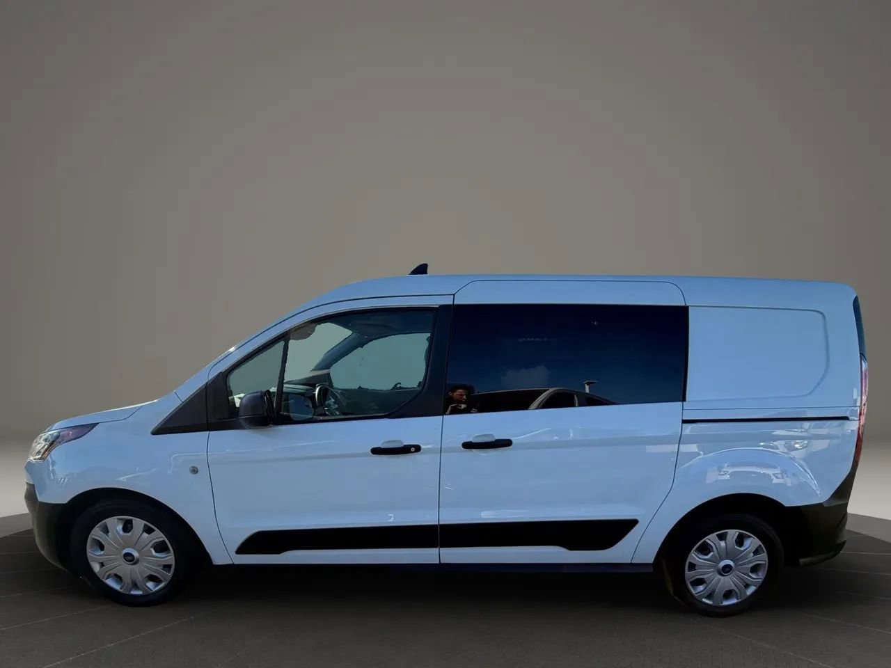 Used 2022 Ford Transit Connect XL image 3