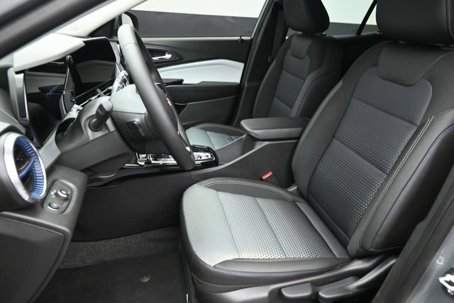 New 2026 Chevrolet Trax LT w/ Driver Confidence Package FWD image 18