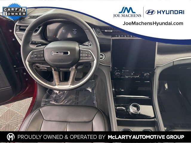 Used 2025 Jeep Grand Cherokee L Limited w/ Black Appearance Package image 32