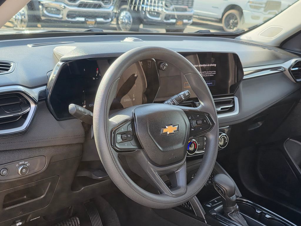 Used 2025 Chevrolet TrailBlazer LT image 11