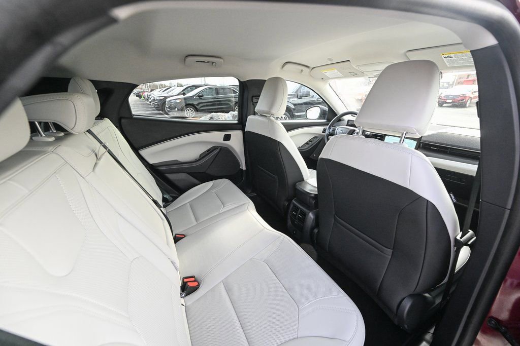 Certified 2025 Ford Mustang Mach-E Premium image 27