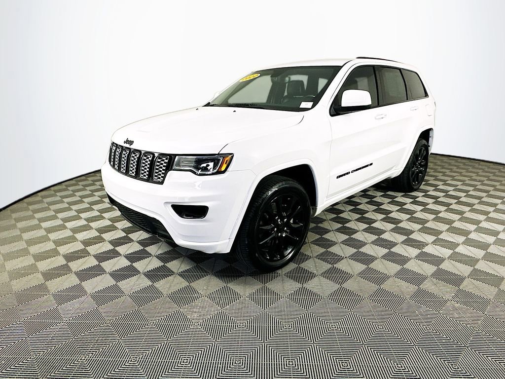 Certified 2022 Jeep Grand Cherokee Laredo X image 6