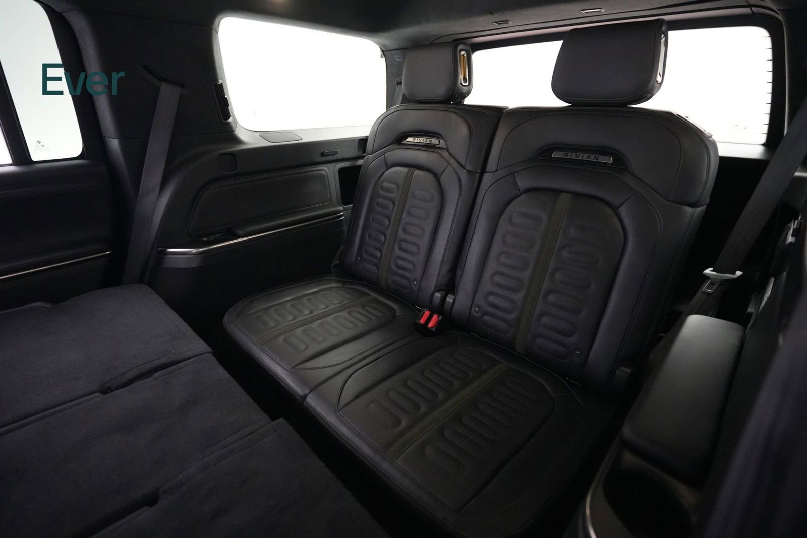 Used 2025 Rivian R1S Adventure image 25