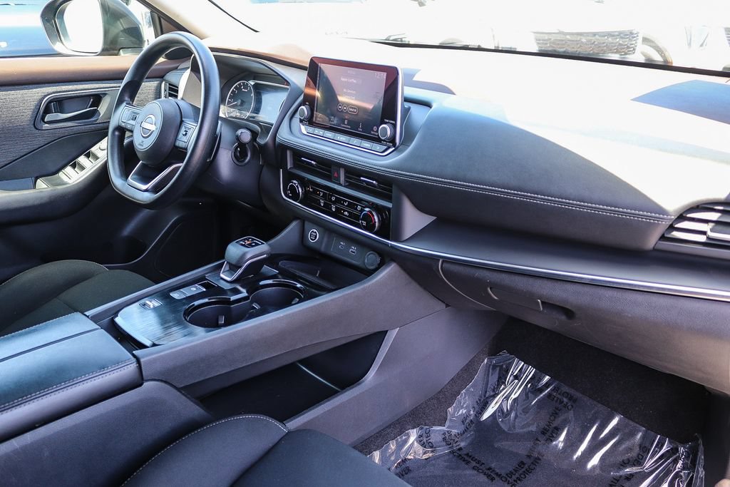 Used 2023 Nissan Rogue S FWD image 15