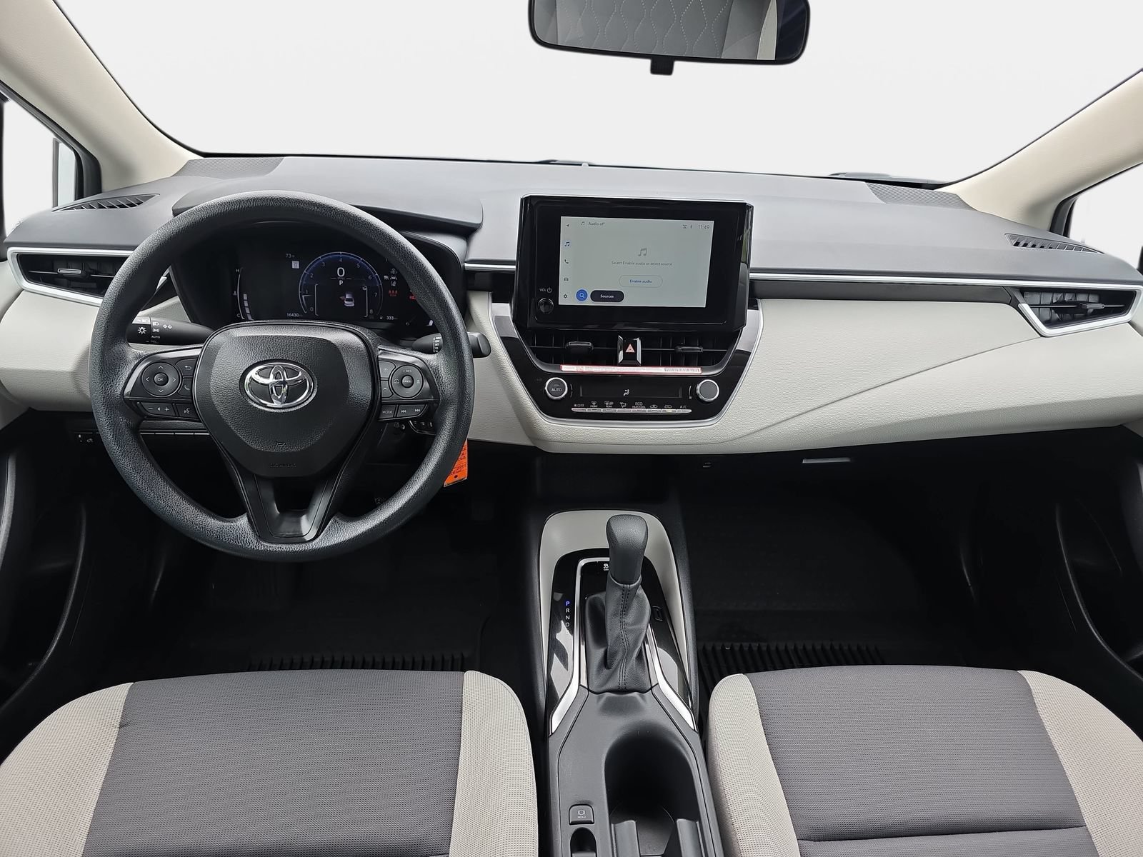 Used 2026 Toyota Corolla LE FWD image 9