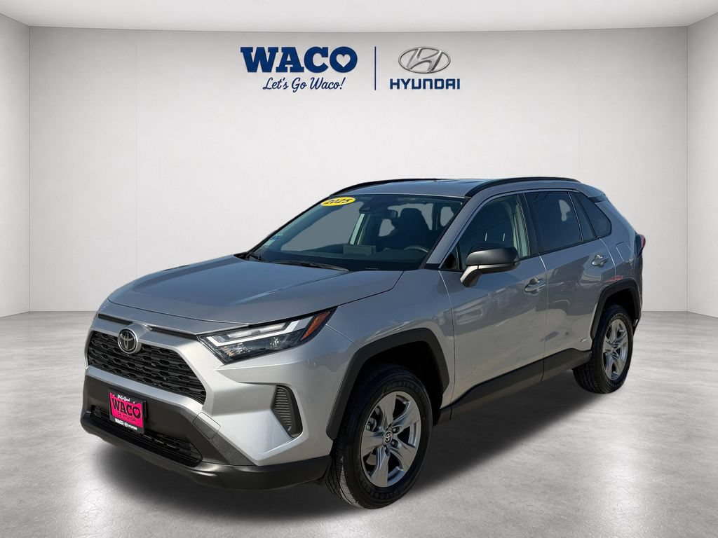 Used 2025 Toyota RAV4 LE AWD/4WD image 3