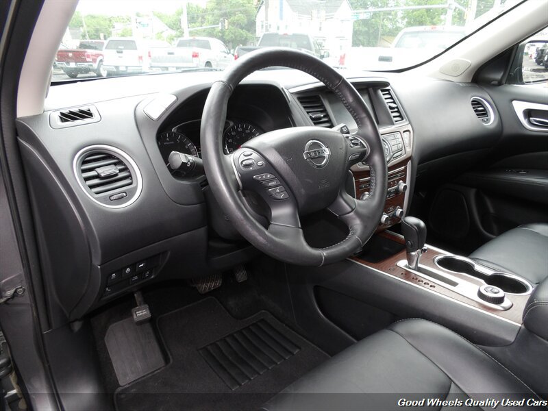 Used 2019 Nissan Pathfinder Platinum AWD/4WD image 12