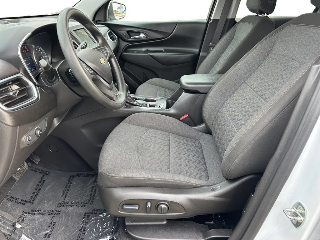 Used 2023 Chevrolet Equinox LT FWD image 9