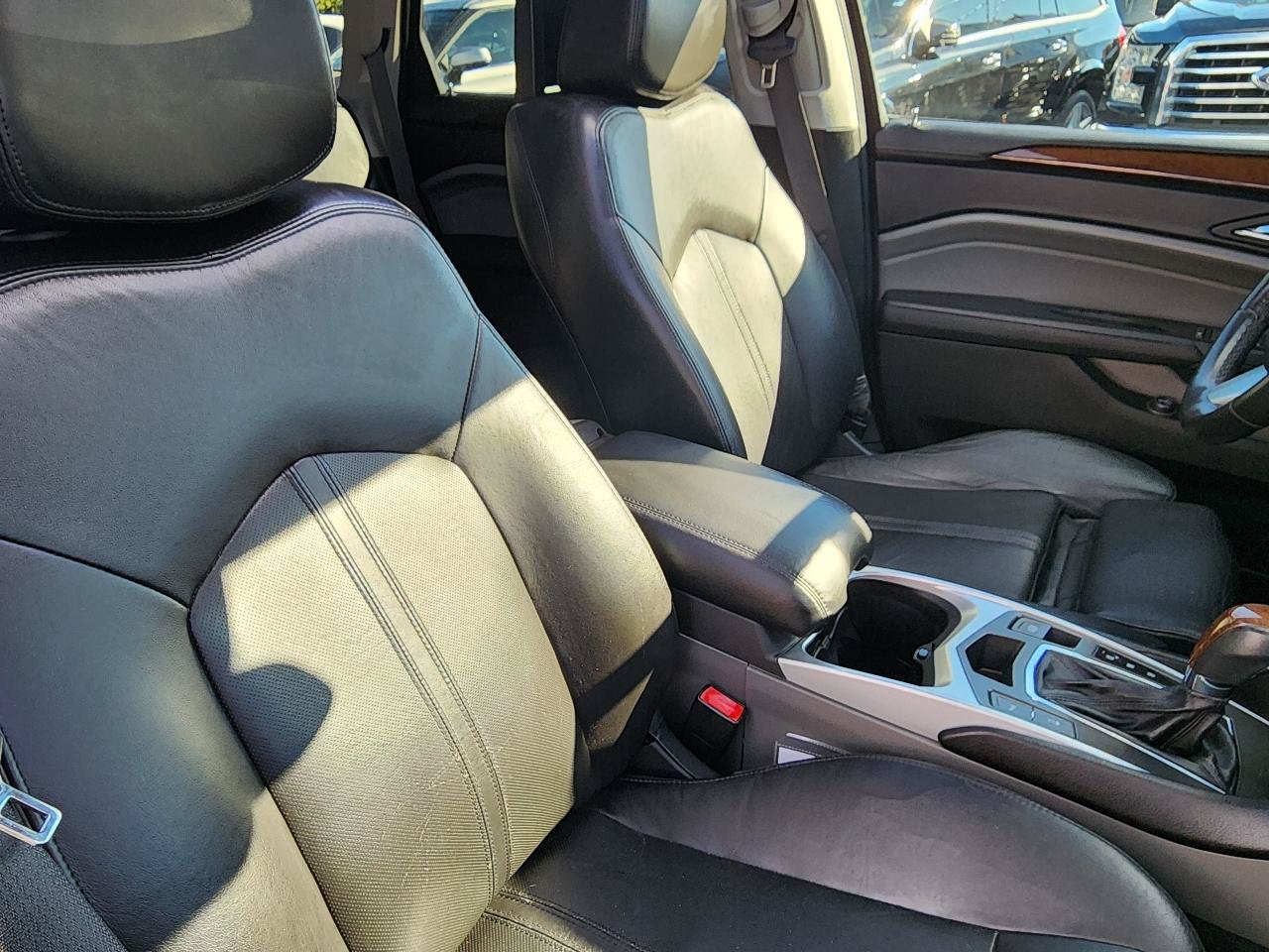Used 2010 Cadillac SRX Luxury FWD image 28
