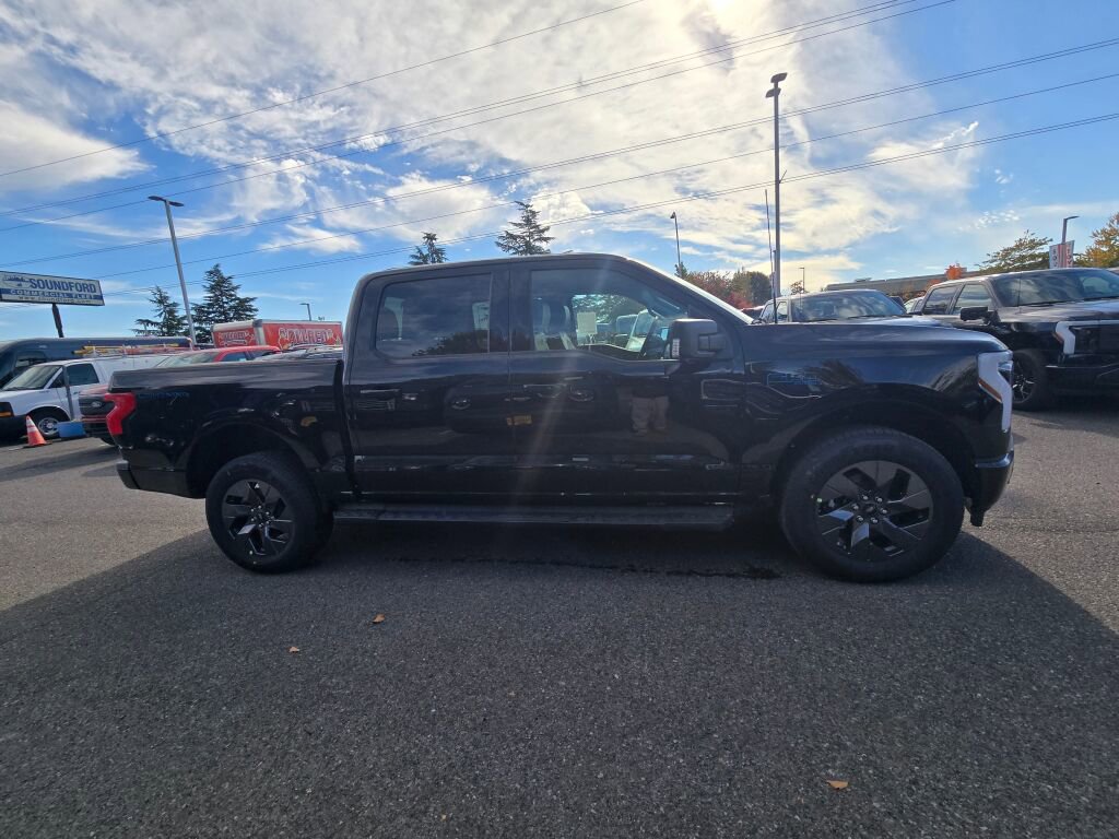 New 2025 Ford F150 Lightning Flash AWD/4WD image 4