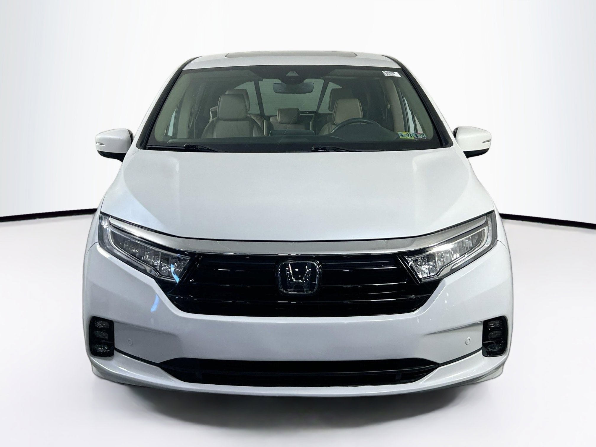 Used 2023 Honda Odyssey Elite image 2
