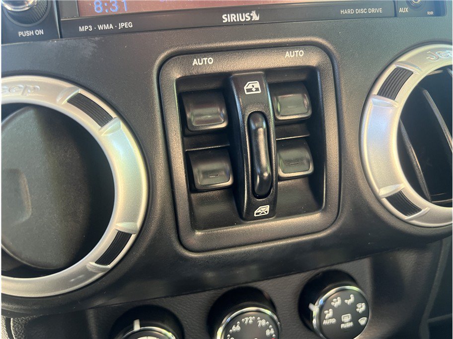 Used 2013 Jeep Wrangler Unlimited Rubicon w/ Connectivity Group AWD/4WD image 22