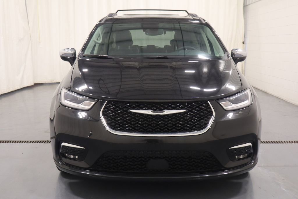 Used 2023 Chrysler Pacifica Limited image 4