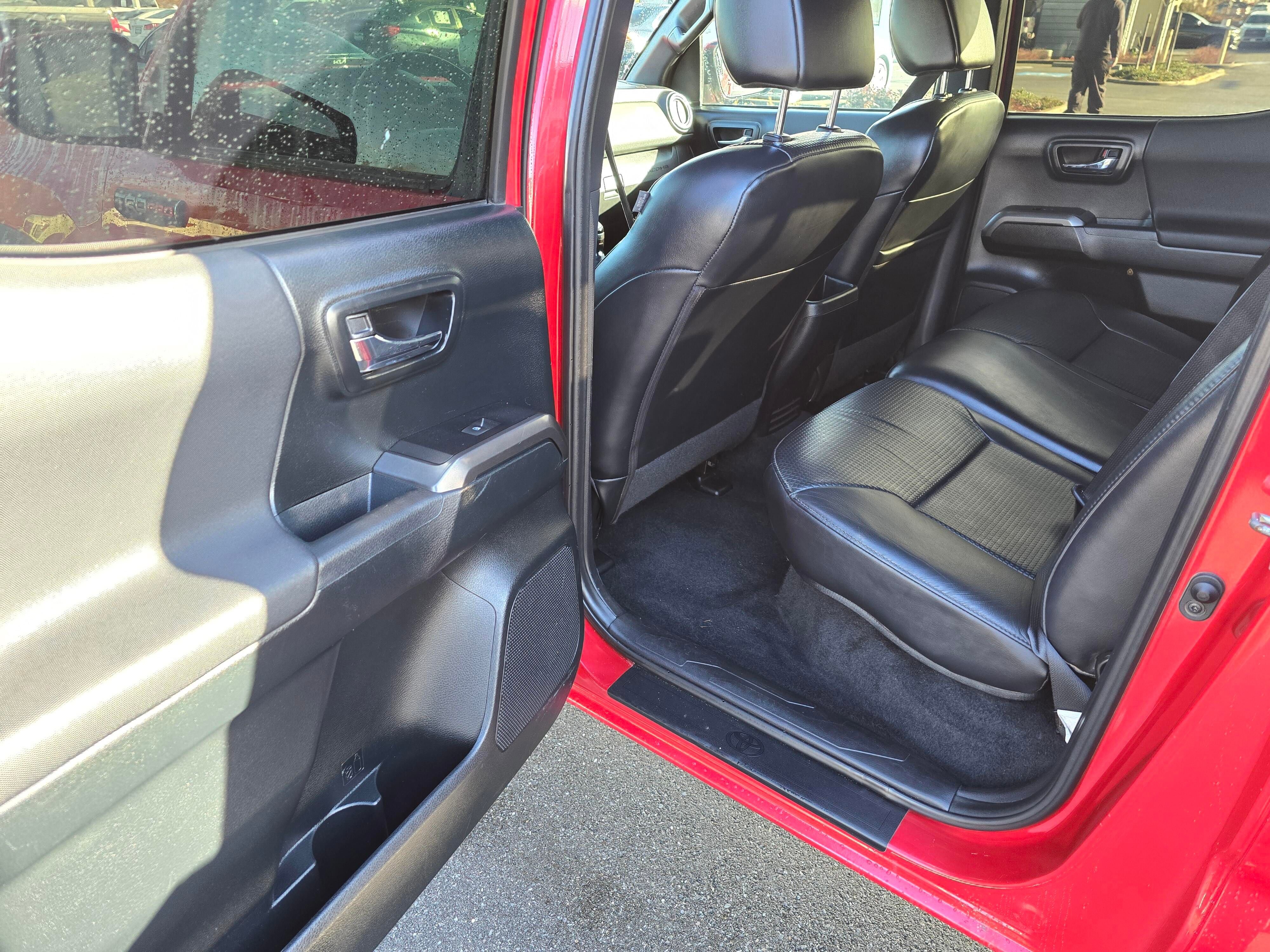 Used 2017 Toyota Tacoma TRD Pro image 29