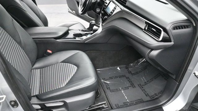 Used 2019 Toyota Camry SE FWD image 12