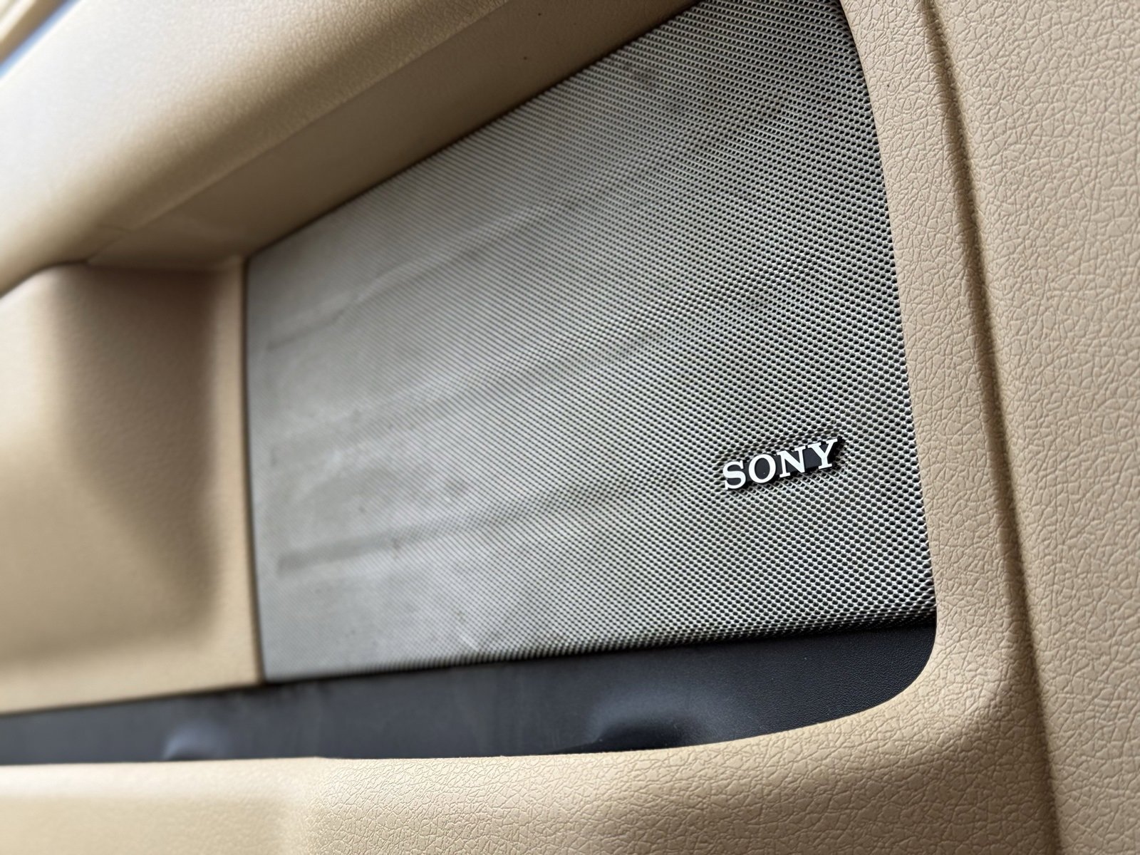 Used 2014 Ford F150 King Ranch w/ King Ranch Luxury Package image 35