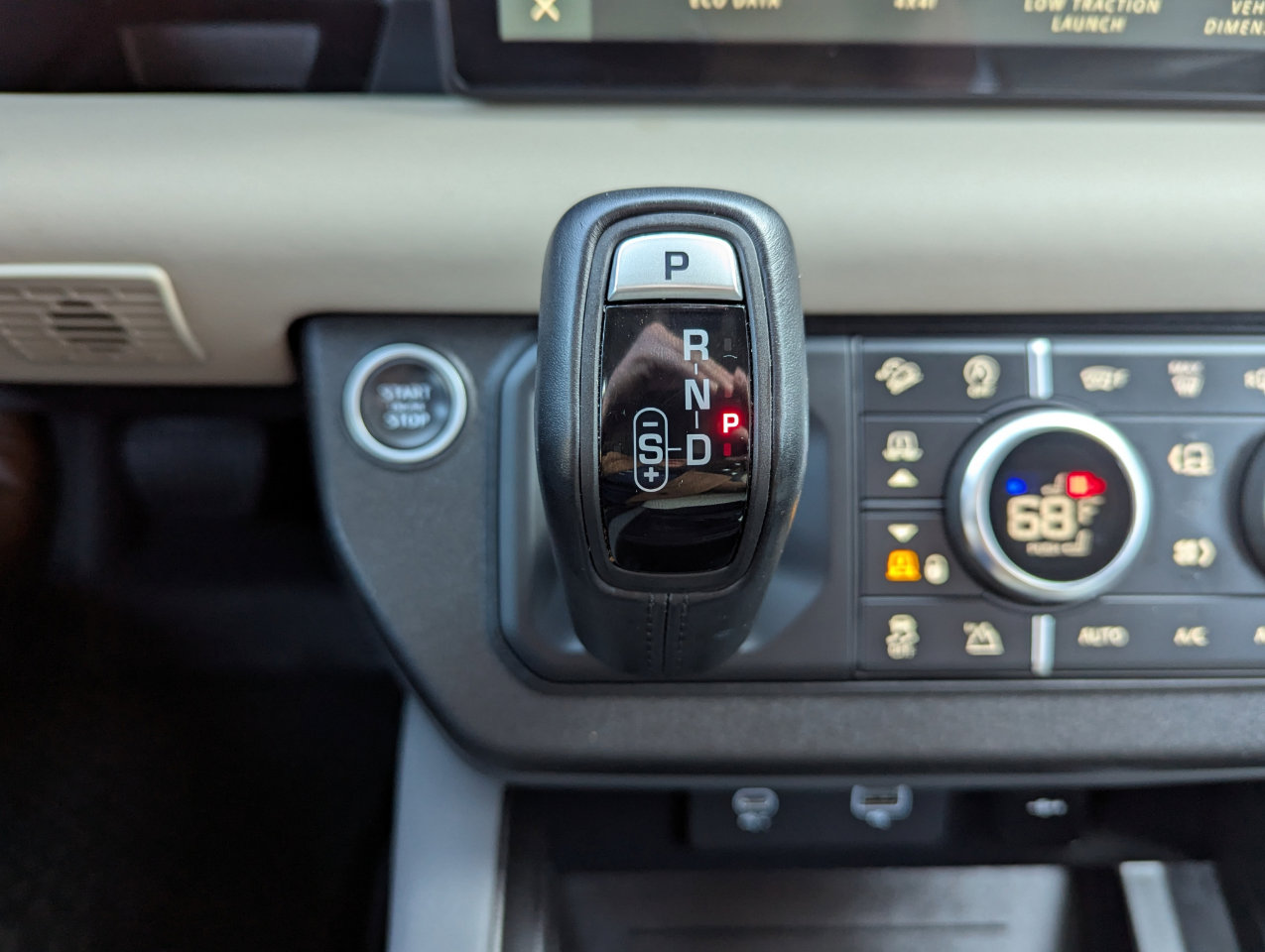 Used 2023 Land Rover Defender 110 X-Dynamic SE image 26