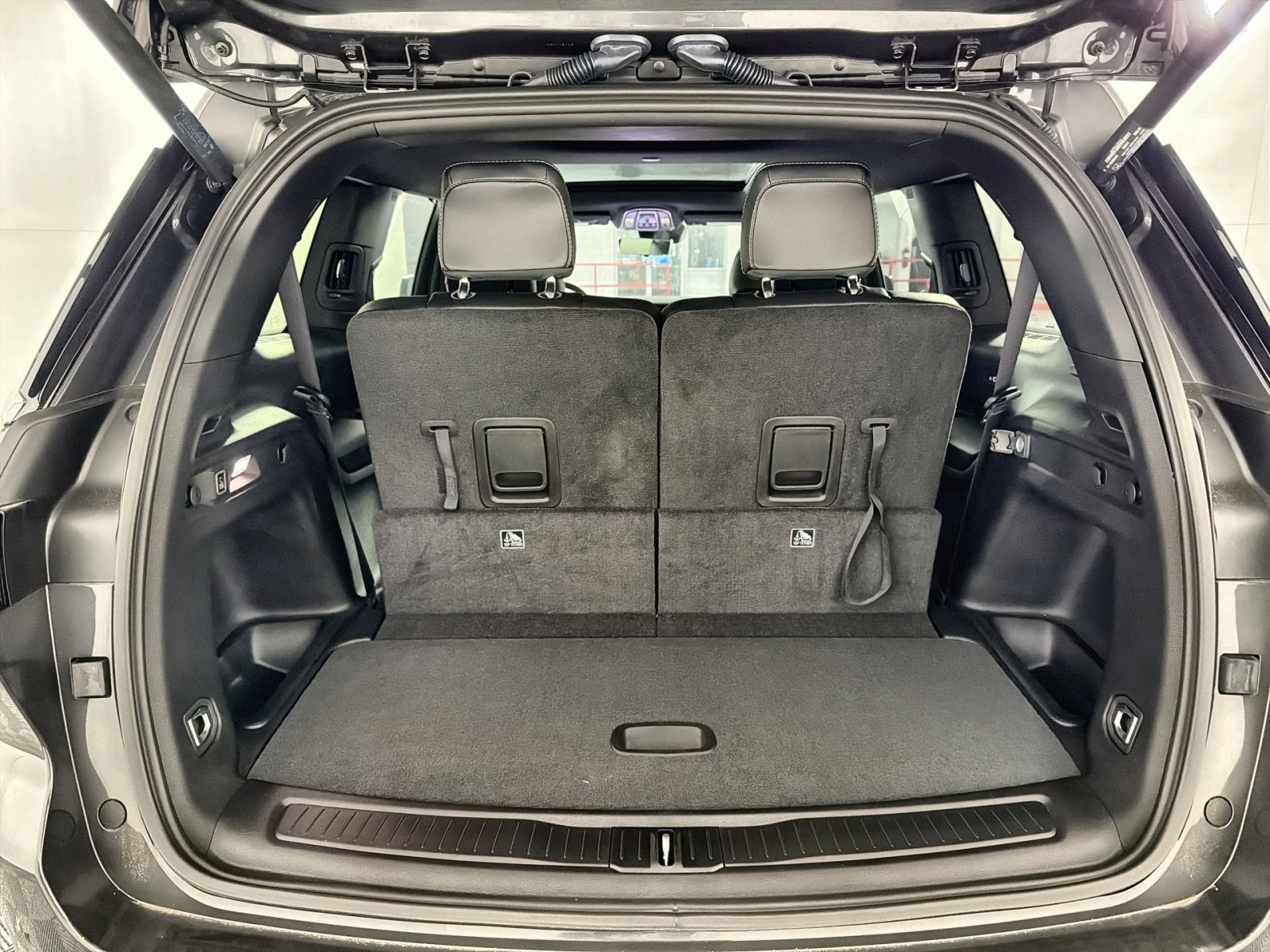 New 2025 Jeep Grand Cherokee L Limited w/ Luxury Tech Group II image 27