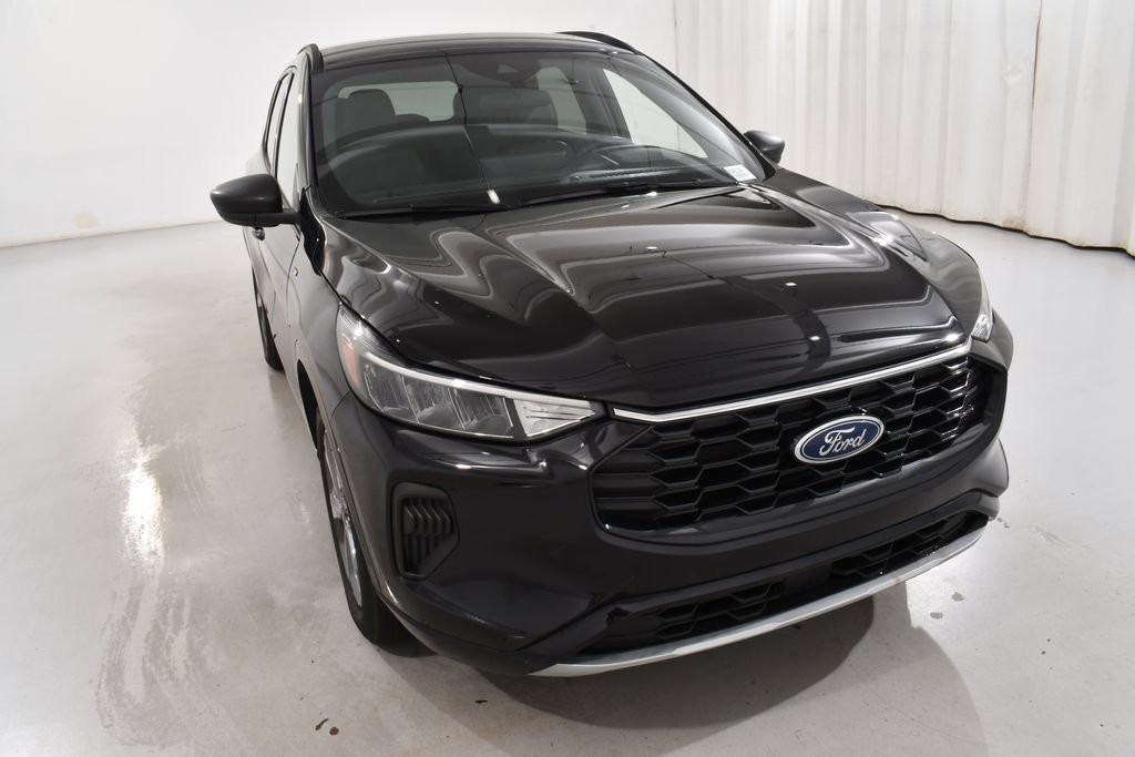 Used 2024 Ford Escape ST-Line w/ Tech Pack #1 AWD/4WD image 4