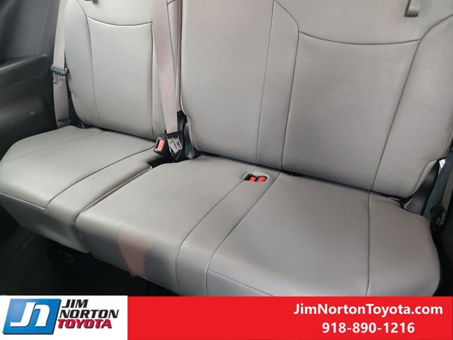 Used 2025 Toyota Sienna XLE image 32