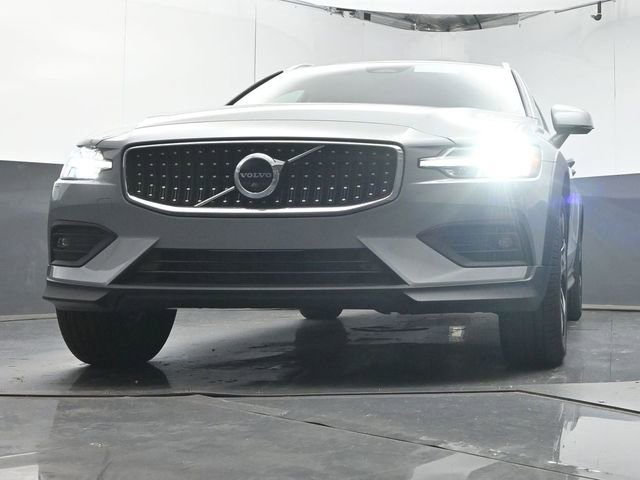 New 2026 Volvo V60 B5 Cross Country Plus w/ Protection Package Premier image 34