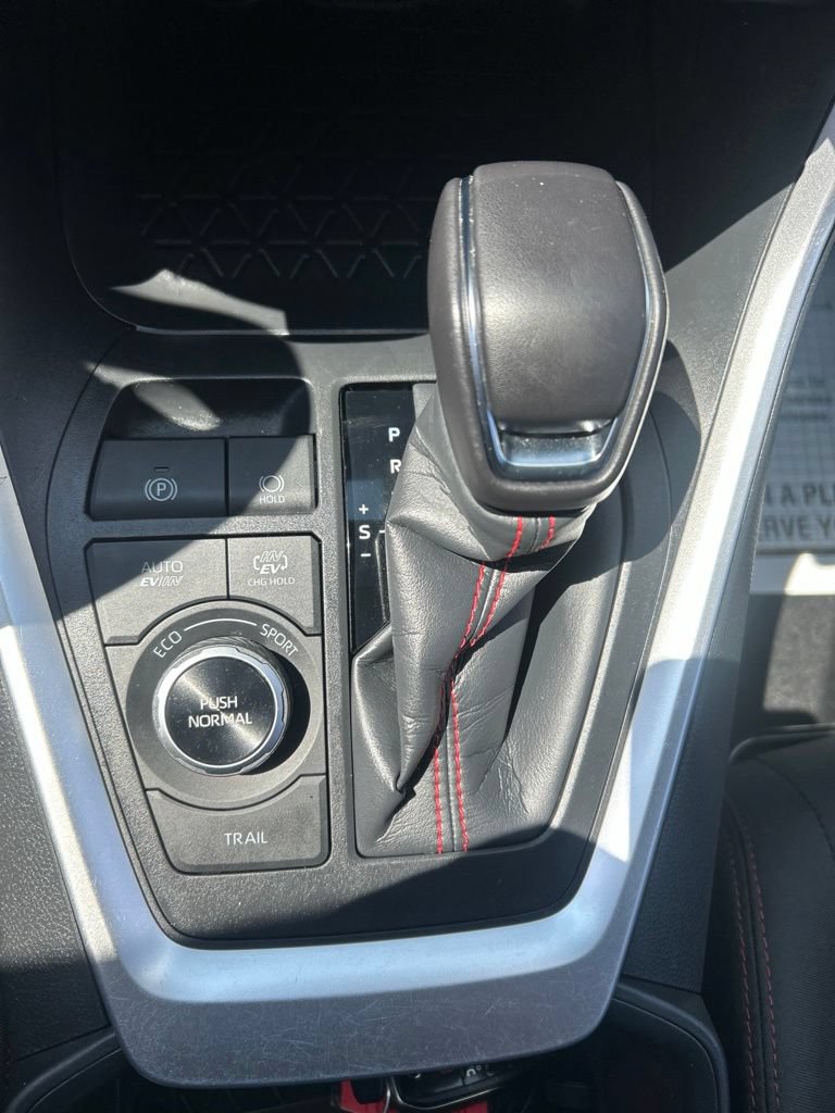 Used 2025 Toyota RAV4 SE AWD/4WD image 31