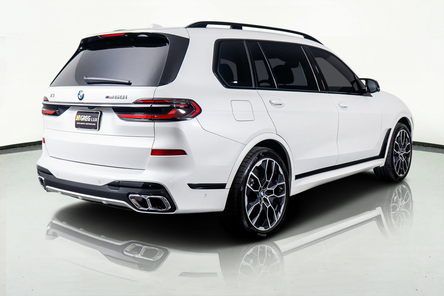 Used 2025 BMW X7 M60i image 10